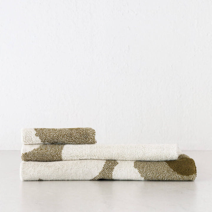 MARIMEKKO  |  UNIKKO BATH TOWEL BUNDLE SINGLE  |   GREEN UMBER + CREAM COTTON