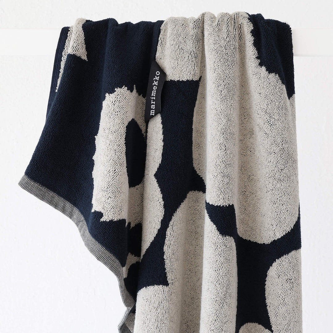 MARIMEKKO UNIKKO KYLPYPYYHE BATH TOWEL BUNDLES | DARK NAVY BLUE + COTTON