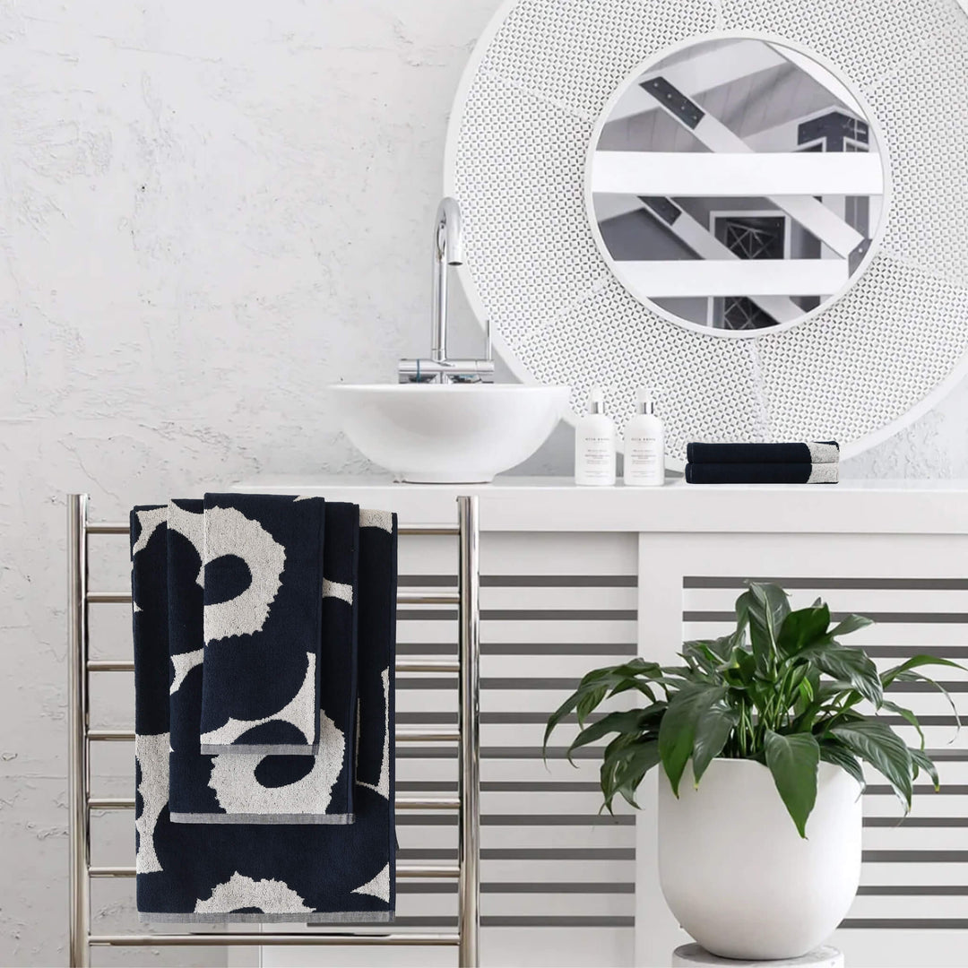MARIMEKKO UNIKKO KYLPYPYYHE BATH TOWEL BUNDLES | DARK NAVY BLUE + COTTON