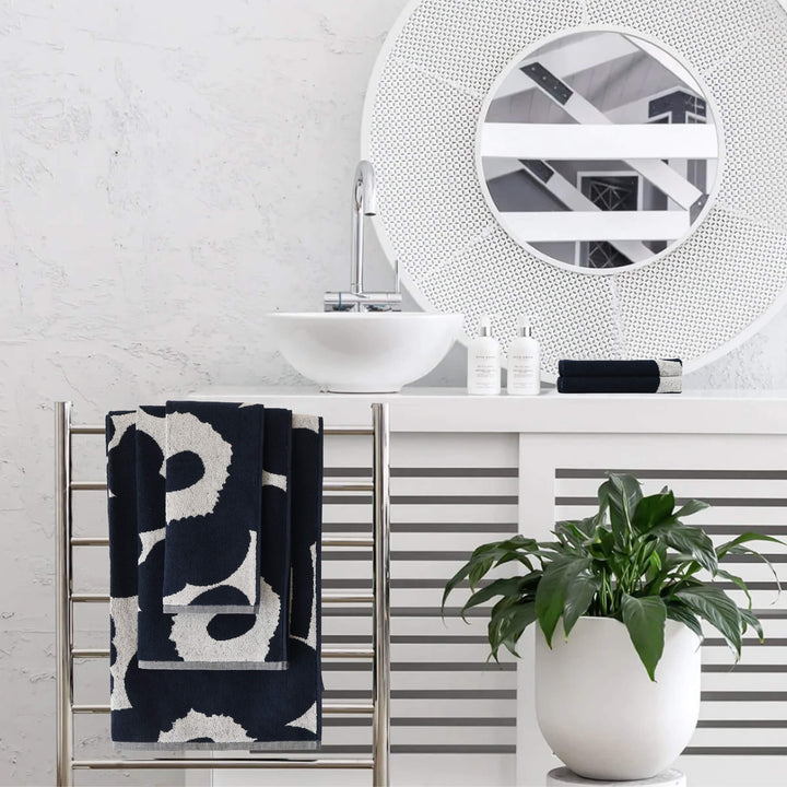 MARIMEKKO UNIKKO KYLPYPYYHE BATH TOWEL BUNDLES | DARK NAVY BLUE + COTTON
