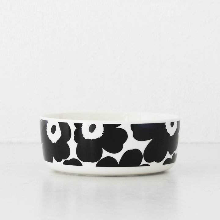 MARIMEKKO  |  UNIKKO OIVA SERVING BOWL 1.5L  |  BLACK + WHITE