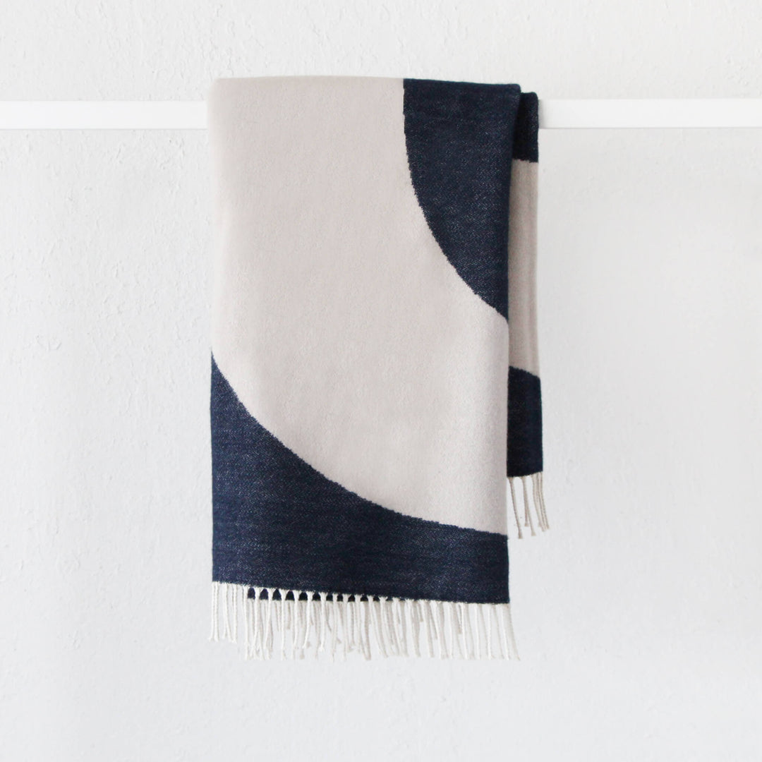 MARIMEKKO | SEIREENI BLANKET | 130 X 180 | DARK BLUE + OFF WHITE
