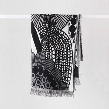 MARIMEKKO | SIIRTOLAPUUTARHA BLANKET | BLACK + ECRU