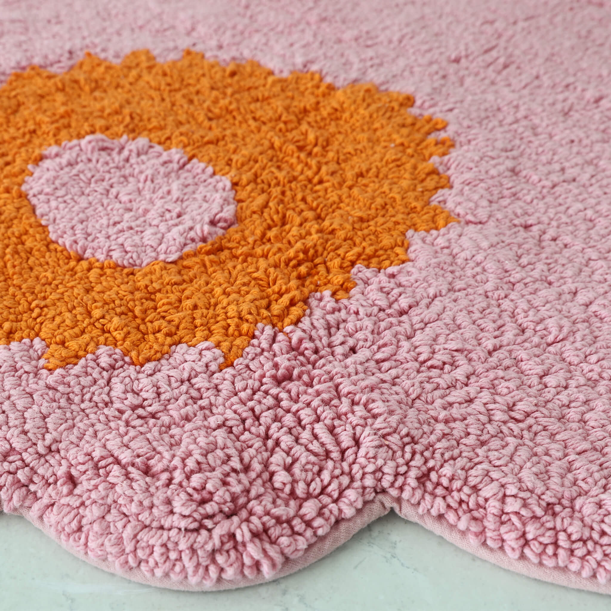 MARIMEKKO | UNIKKO BATH MAT | 73CM X 74CM | CANDY PINK + ORANGE