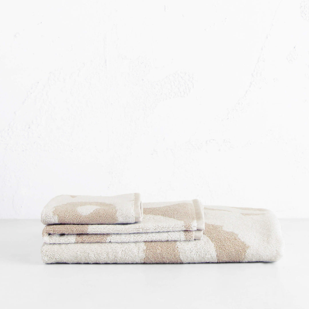 MARIMEKKO  |  UNIKKO BATH BUNDLE SINGLE  |  BEIGE + WHITE