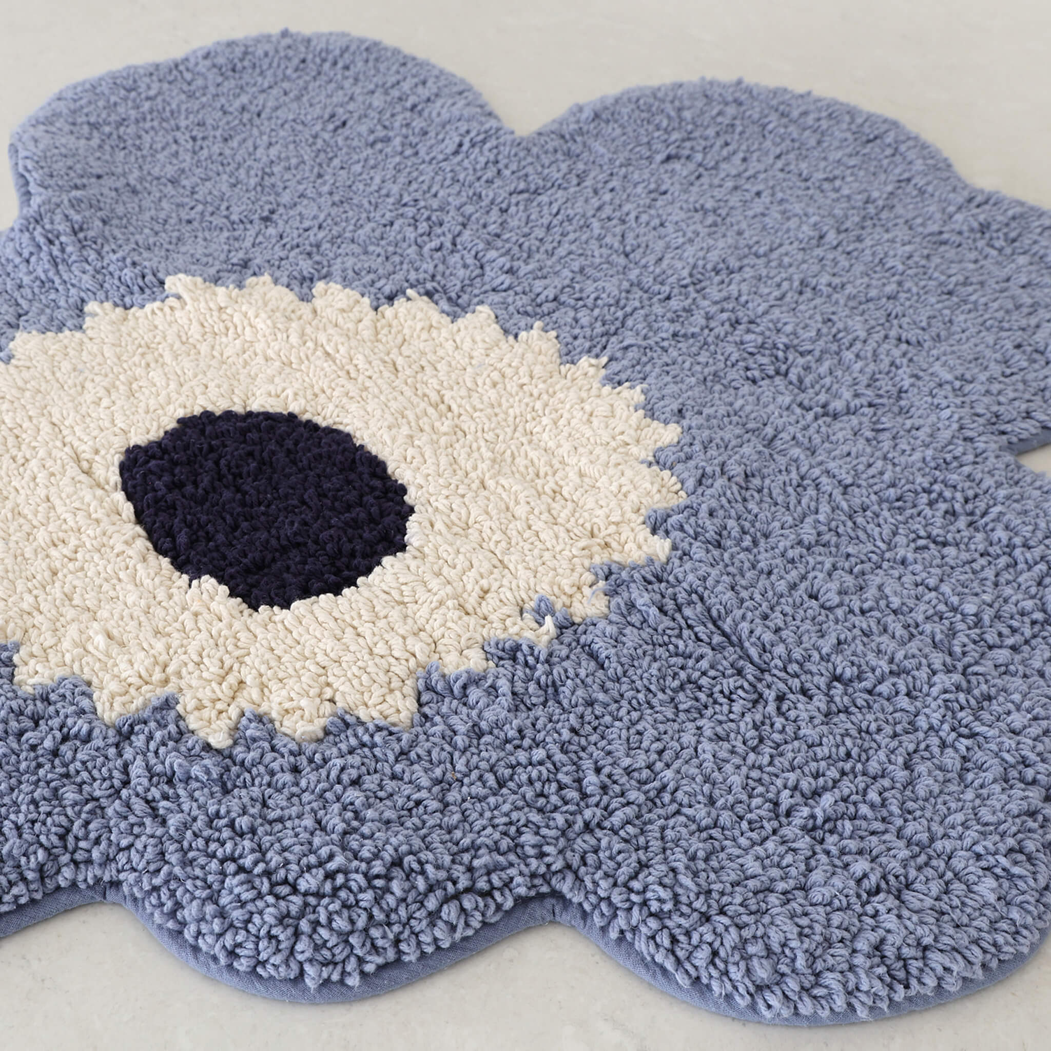 MARIMEKKO | UNIKKO BATH MAT | 73CM X 74CM | NORDIC BLUE – Living
