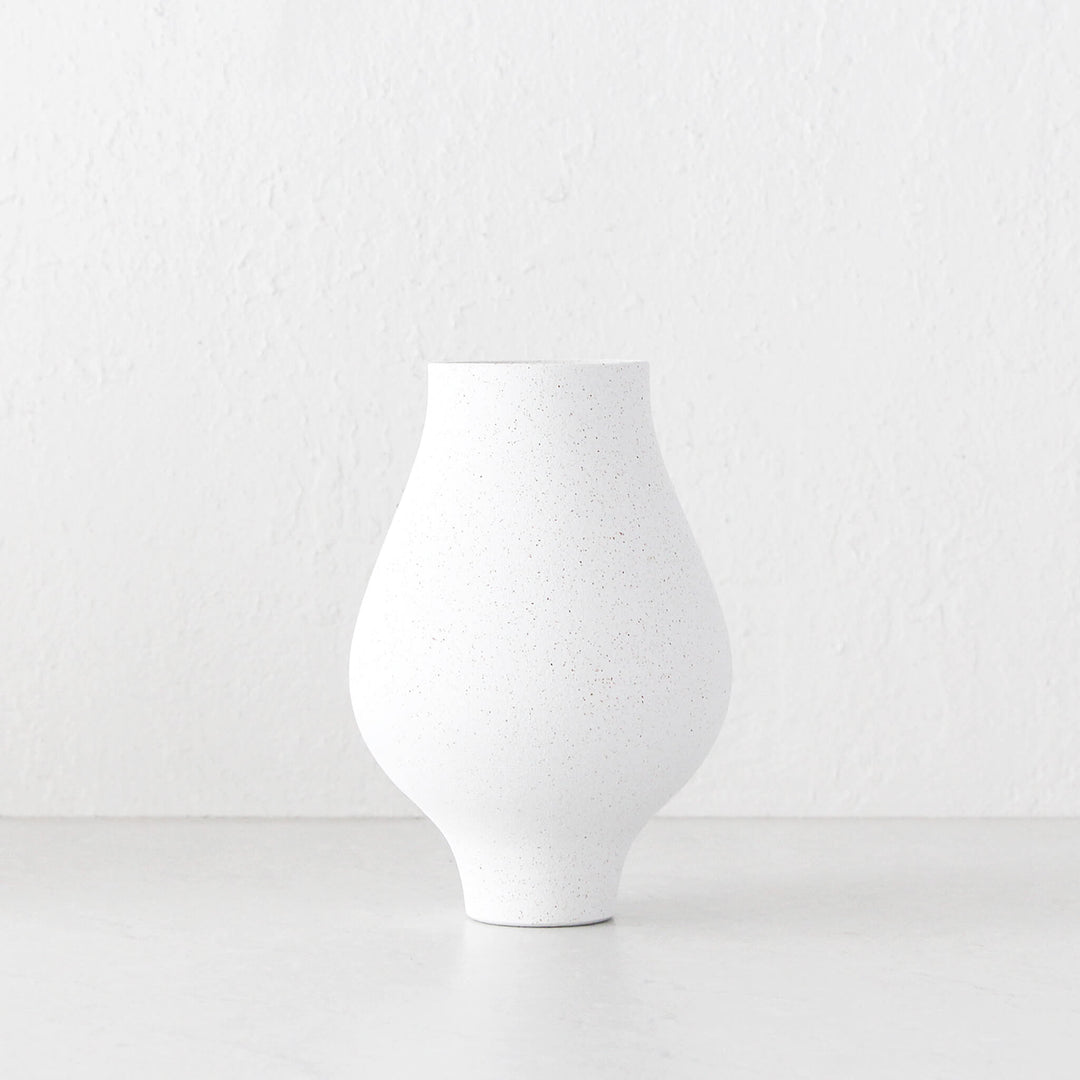 MORRO SPECKLED CERAMIC VASE  |  24CM  |  WHITE + SAND CERAMIC