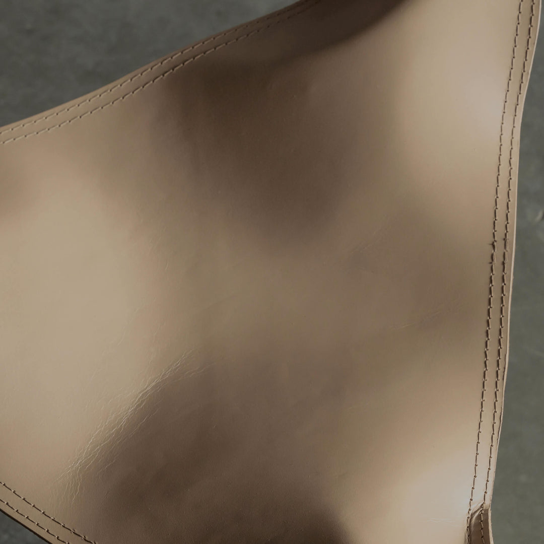 PRE ORDER | MALAND SOLID HIDE LEATHER CARVER CHAIR | LIGHT TAUPE LEATHER HIDE | CLOSE UP