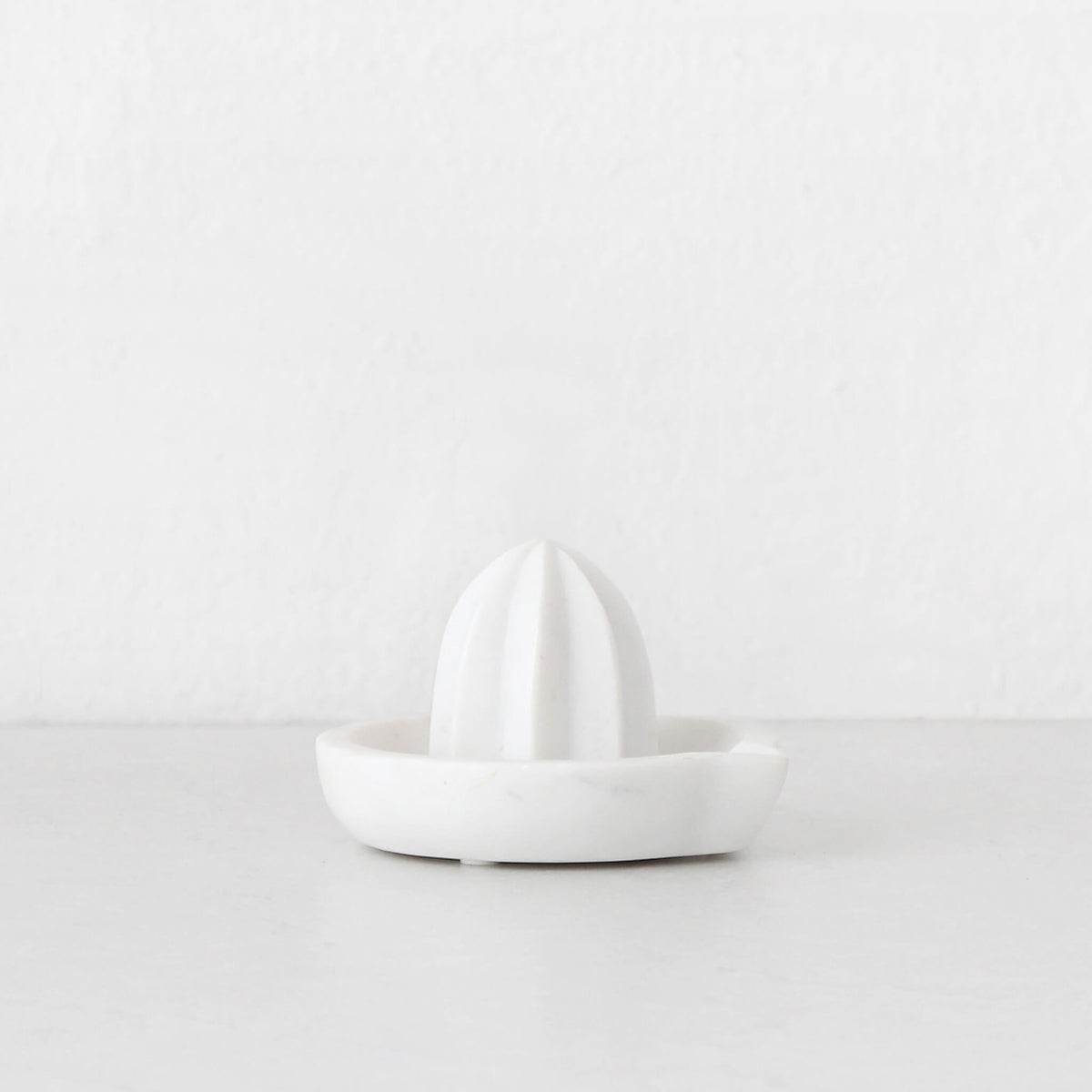 MARA CITRUS JUICER | WHITE MARBLE – Living By Design