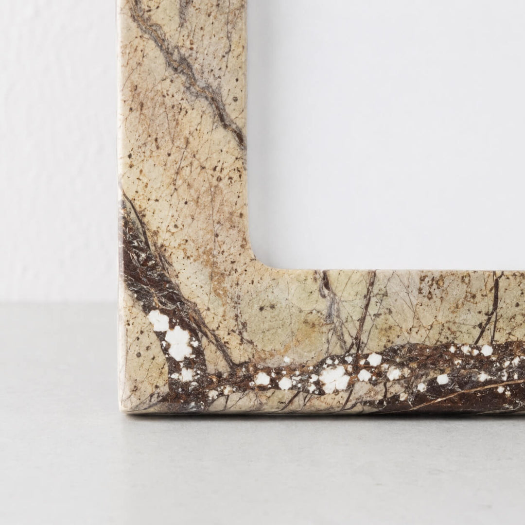MARCO MARBLE PHOTO FRAME | CLOSE UP| CHESTNUT MARBLE