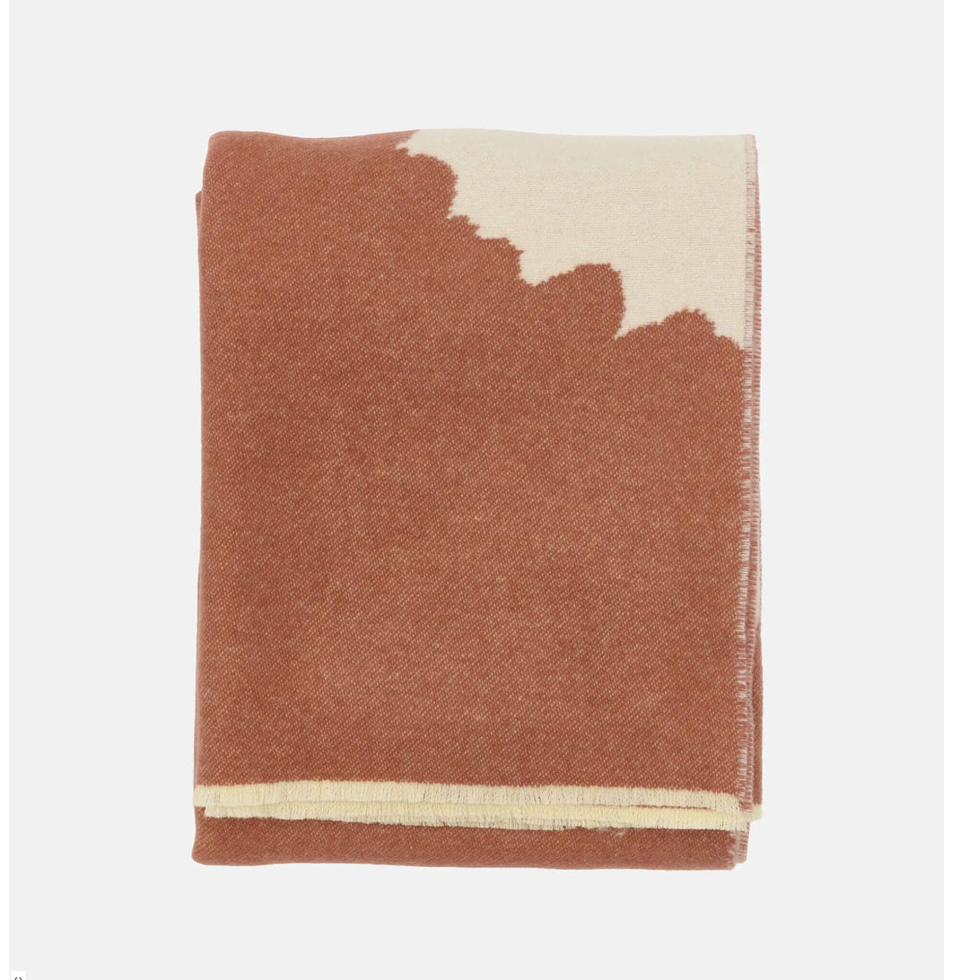 Marimekko  |  ISO Unikko Blanket 130x180cm  |  Chestnut + off White