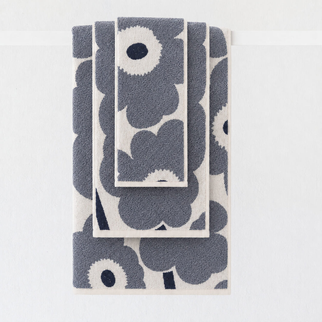MARIMEKKO UNIKKO BATH TOWEL SETS  |  OFF WHITE + BLUEBERRY