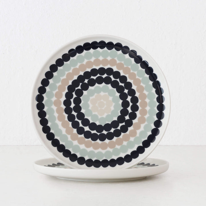 MARIMEKKO  |  OIVA SIIRTOLAPUUTAHRA PLATE 20CM BUNDLE X2 | SAGE + BLACK + BEIGE