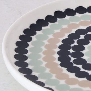 MARIMEKKO  |  OIVA SIIRTOLAPUUTAHRA PLATE 20CM | SAGE + BLACK + BEIGE