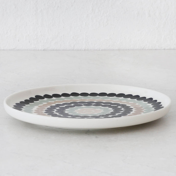MARIMEKKO  |  OIVA SIIRTOLAPUUTAHRA PLATE 20CM | SAGE + BLACK + BEIGE