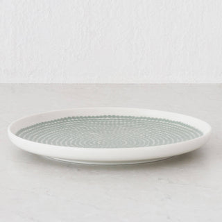 MARIMEKKO  |  OIVA SIIRTOLAPUUTAHRA PLATE 25CM | SAGE + OFF WHITE