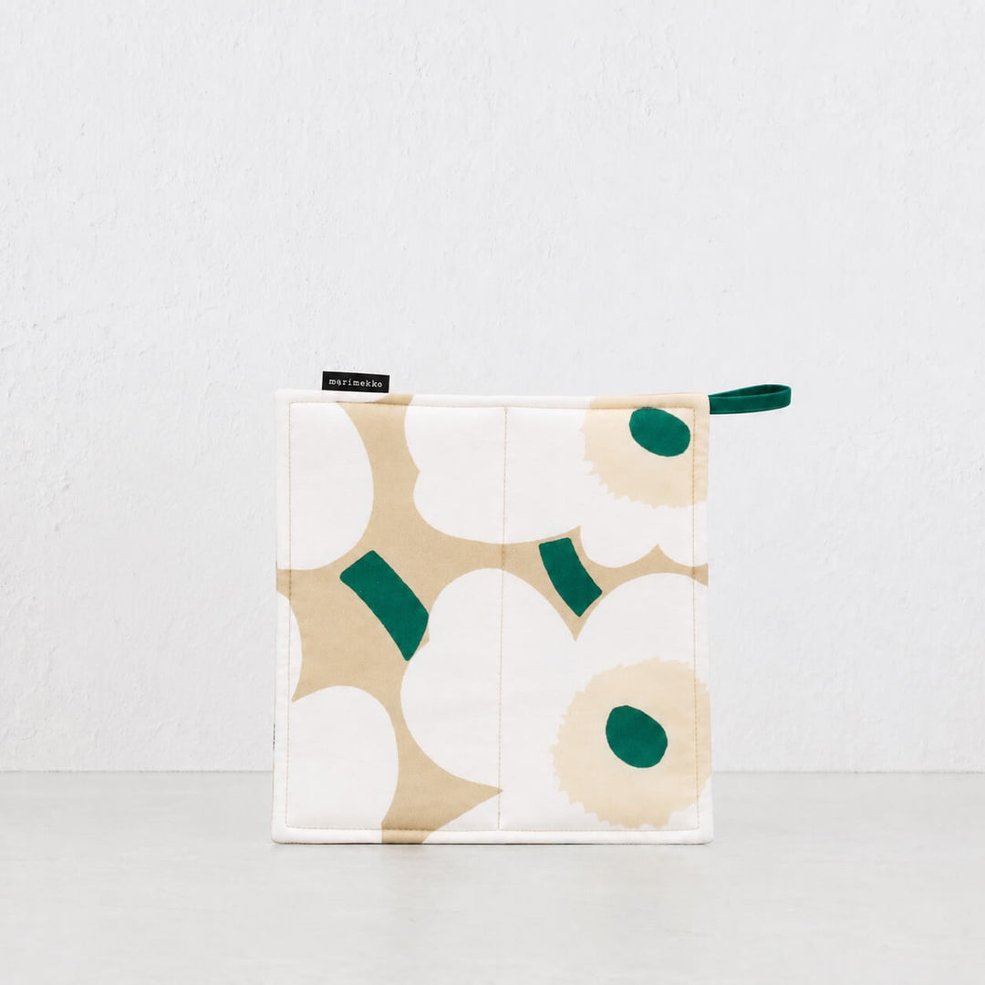 MARIMEKKO  |  PIENI UNIKKO POT HOLDER   |  SAND + WHITE + HAY + EMERALD