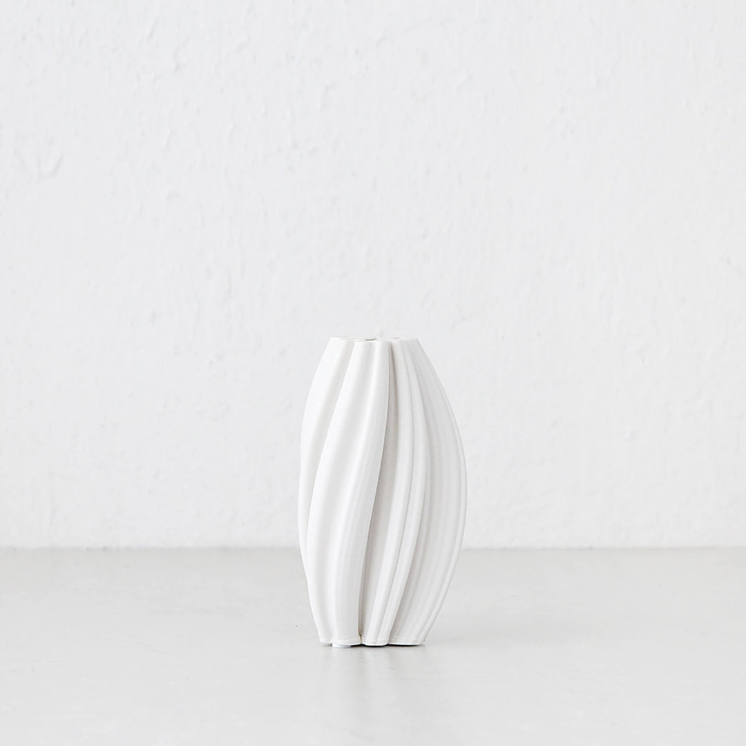 MILA VASE 17CM  |  MATTE WHITE