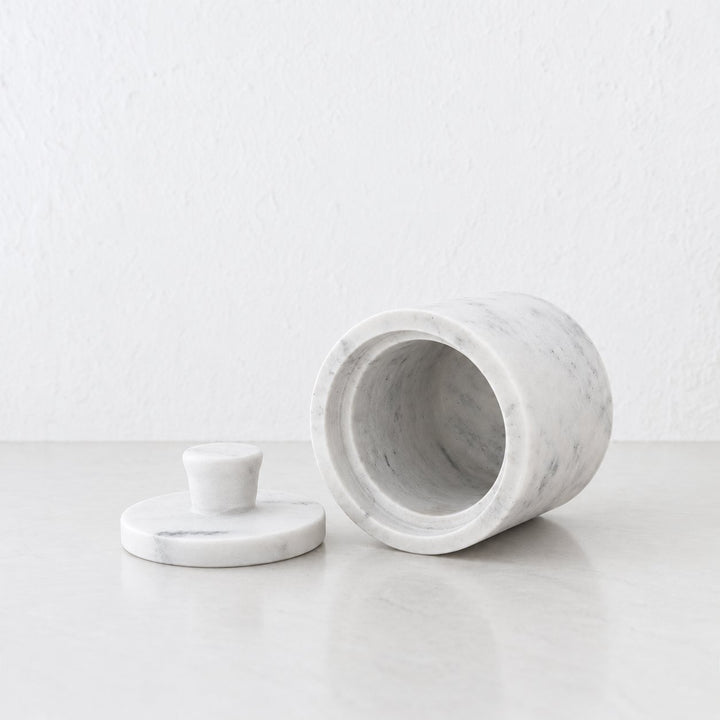 NEO SALT + PEPPER PINCH POTS  |  SET OF 2  |  WHITE + GREY MARBLE