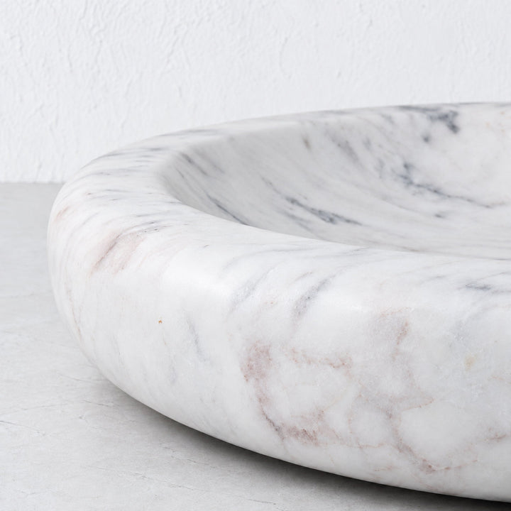NIMBALL ROUND SERVING PLATE  |  55CM  |  WHITE MARBLE