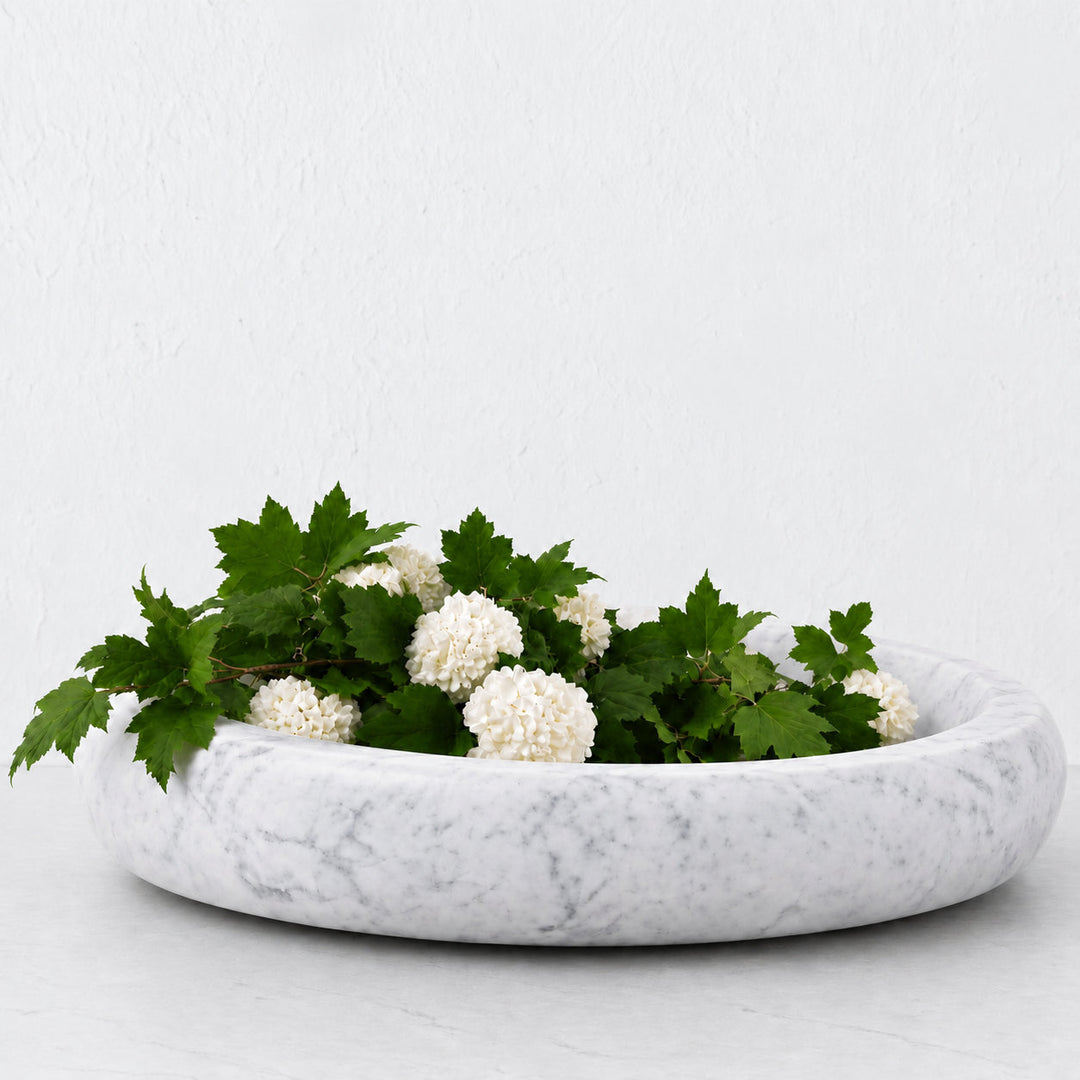 NIMBALL ROUND SERVING PLATE  |  65CM  |  WHITE MARBLE