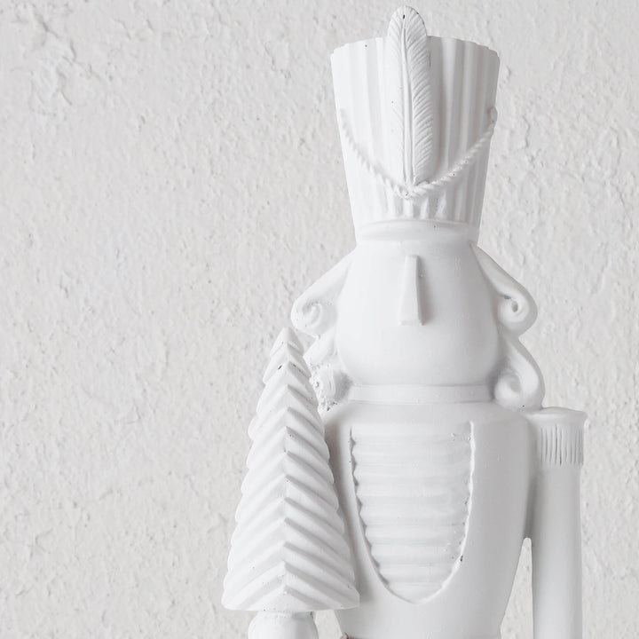 NUTCRACKER WITH TREE TABLE DECORATION  |  46CM  |  WHITE RESIN