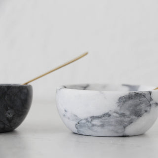 NUVOLO  |  PINCH POT + SPOON SET OF 2  |  ASH GREY + WHITE MARBLE