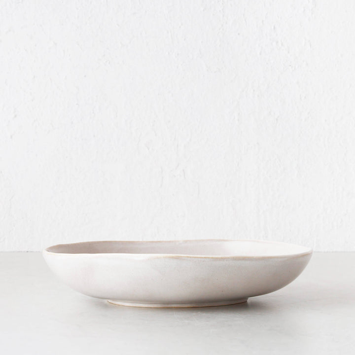 OTTAWA STONEWARE SHALLOW SERVING BOWL  |  28CM  |  OFF WHITE