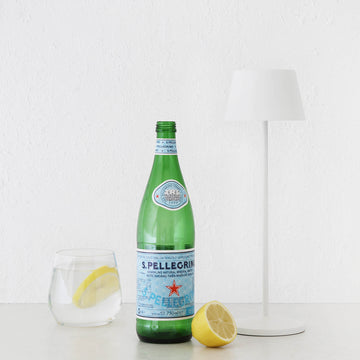 LBD EXCLUSIVE  |  VILLEBOIS RECHARGEABLE INDOOR/OUTDOOR LED TABLE LAMP  |  MATTE WHITE