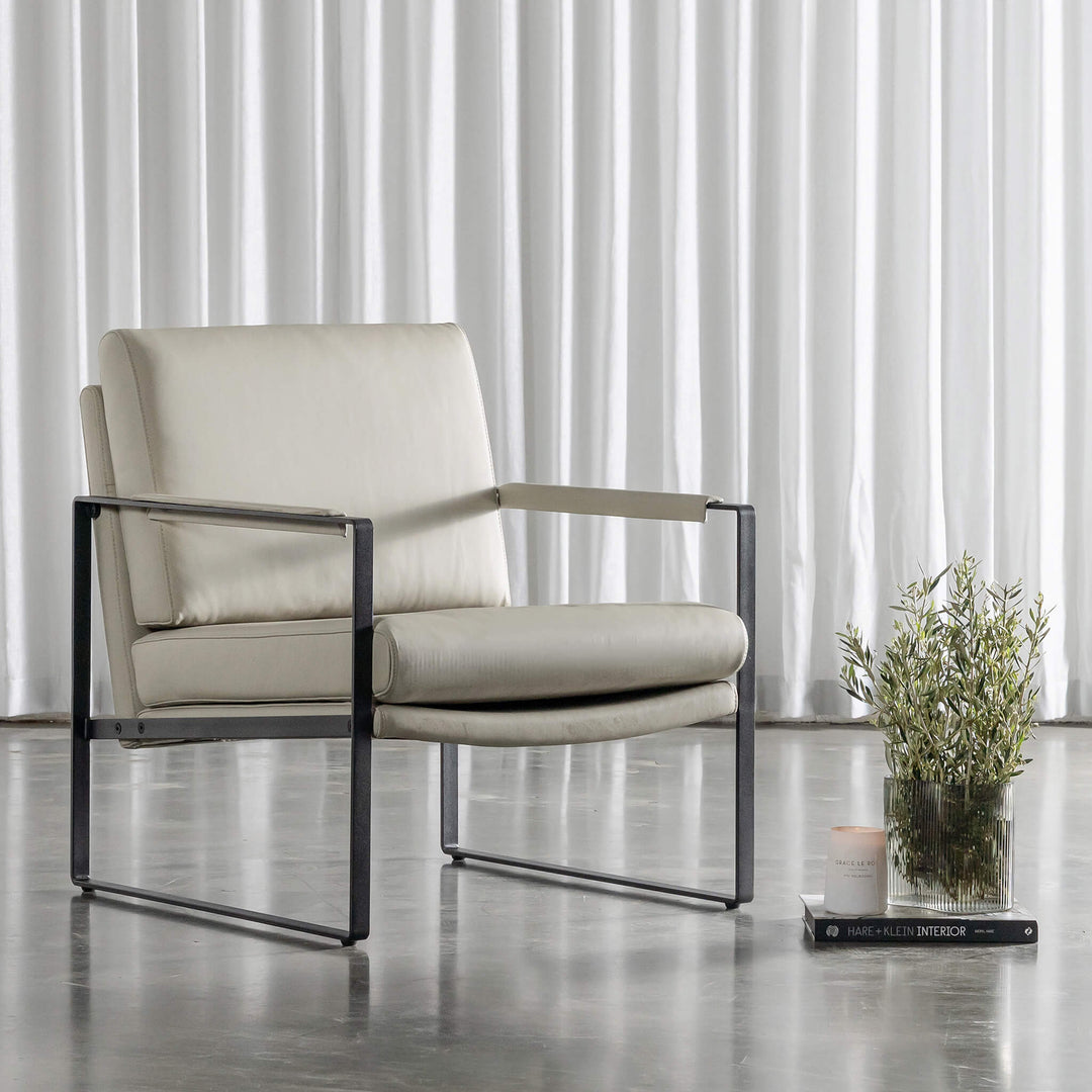 PAMINA VEGAN LEATHER ARMCHAIR  |  STONEYGROUND