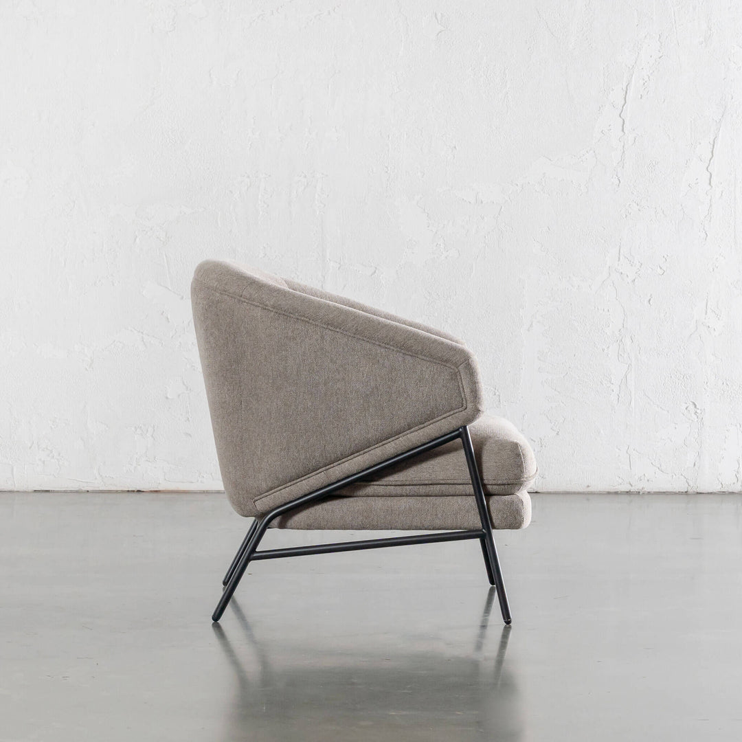 PILOTI ESSEN ARMCHAIR  |  BEDARRA SAND
