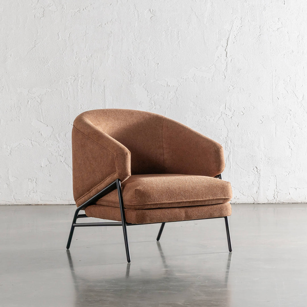 PILOTI ESSEN ARMCHAIR  |  BURNT UMBER RUST