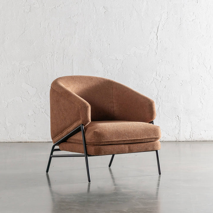 PILOTI ESSEN ARMCHAIR  |  BURNT UMBER RUST