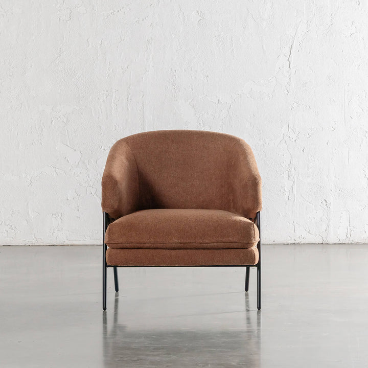 PILOTI ESSEN ARMCHAIR  |  BURNT UMBER RUST