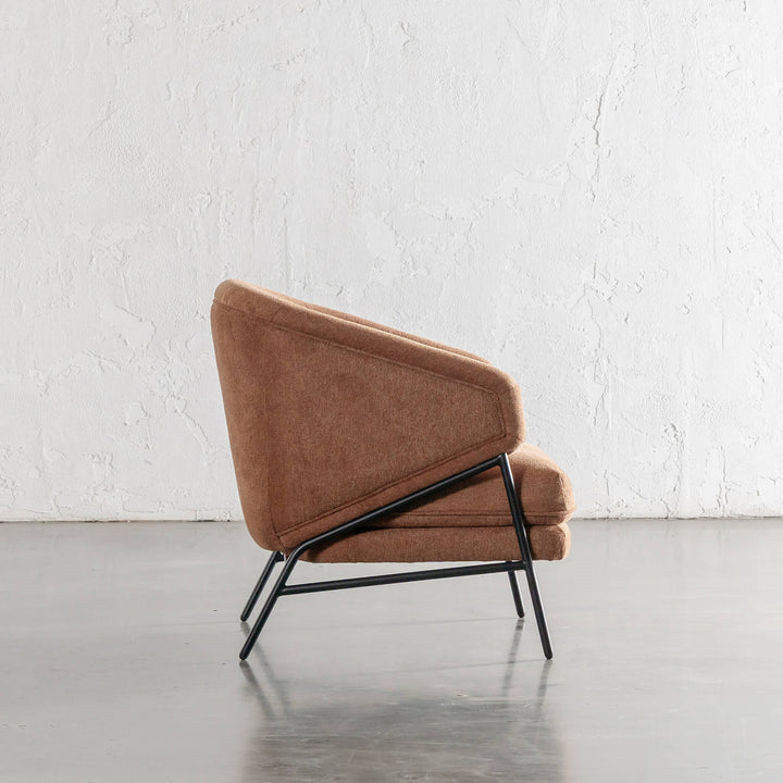 PILOTI ESSEN ARMCHAIR  |  BURNT UMBER RUST