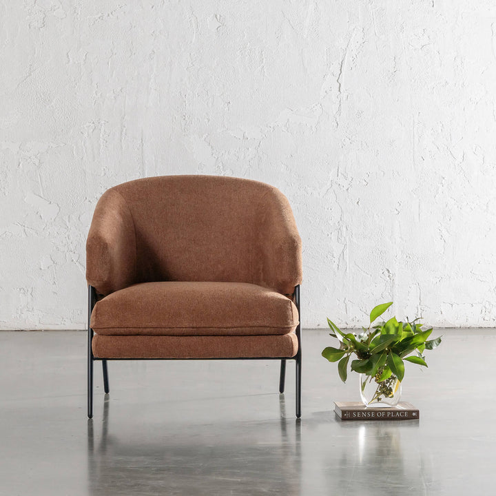 PILOTI ESSEN ARMCHAIR  |  BURNT UMBER RUST