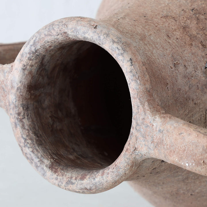 PIMONTE URN   TERRACOTTA CLOSE UP