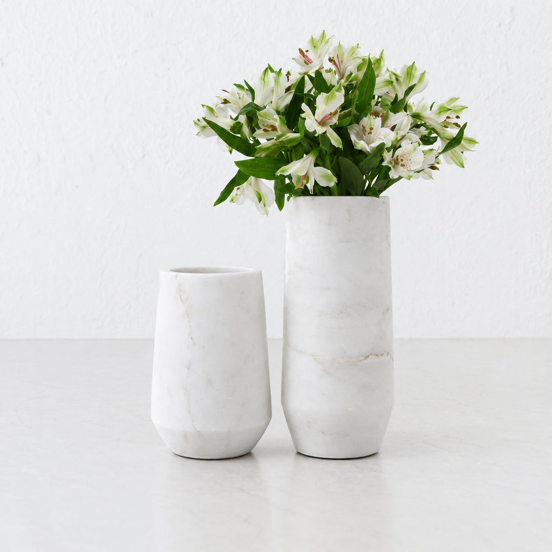 PISANI VASE  |  WHITE MARBLE