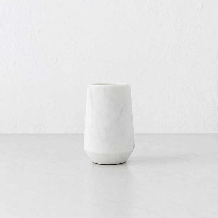 PISANI VASE  |  WHITE MARBLE