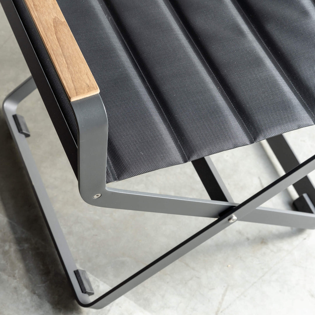 PALOMA OUTDOOR DIRECTOR CHAIR CLOSE UP  |  BLACK ALUMINIUM FRAME