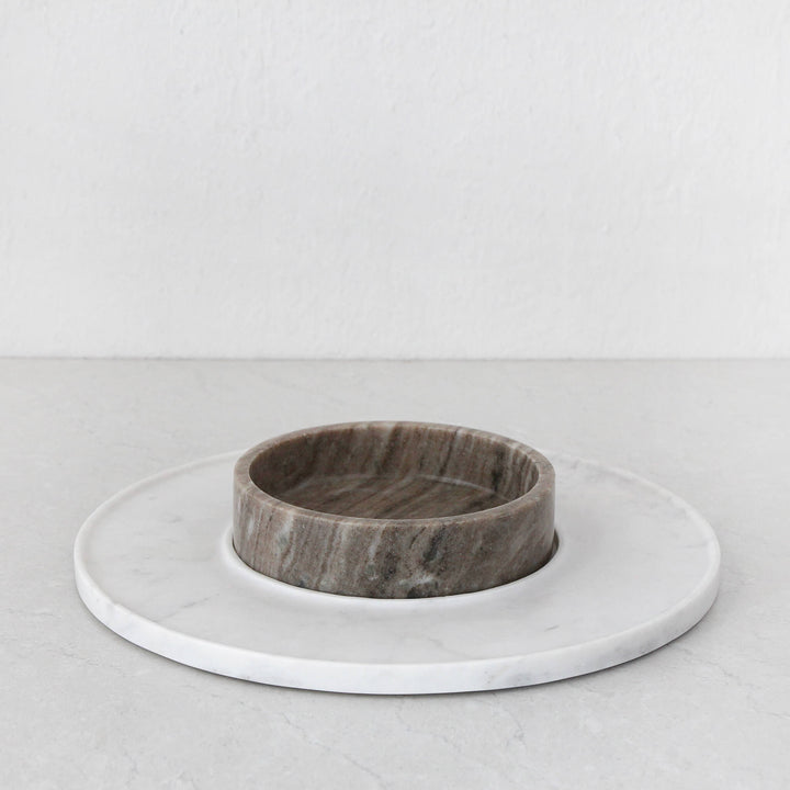 NIDO ROUND DIP GRAZING PLATTER SET  |   WHITE + FAWN MARBLE