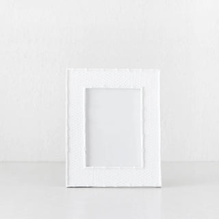 RAFFLES PHOTO FRAME | 5X7 | WHITE WEAVE