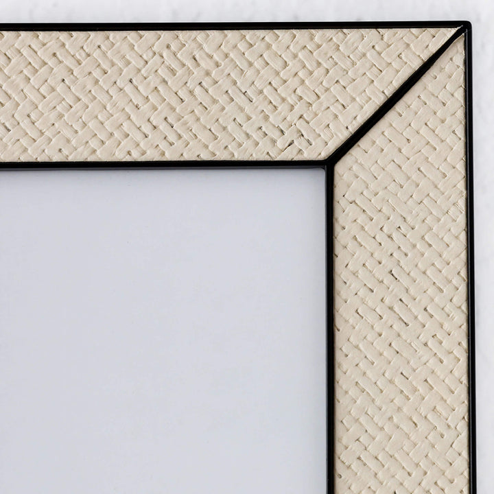 RATTAN WEAVE PHOTO FRAME  |  BEIGE WEAVE + BLACK EDGE | close up