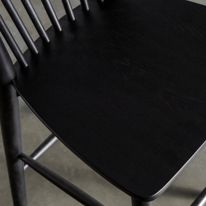 REQUIN BAR CHAIR  |  BLACK CLOSE UP