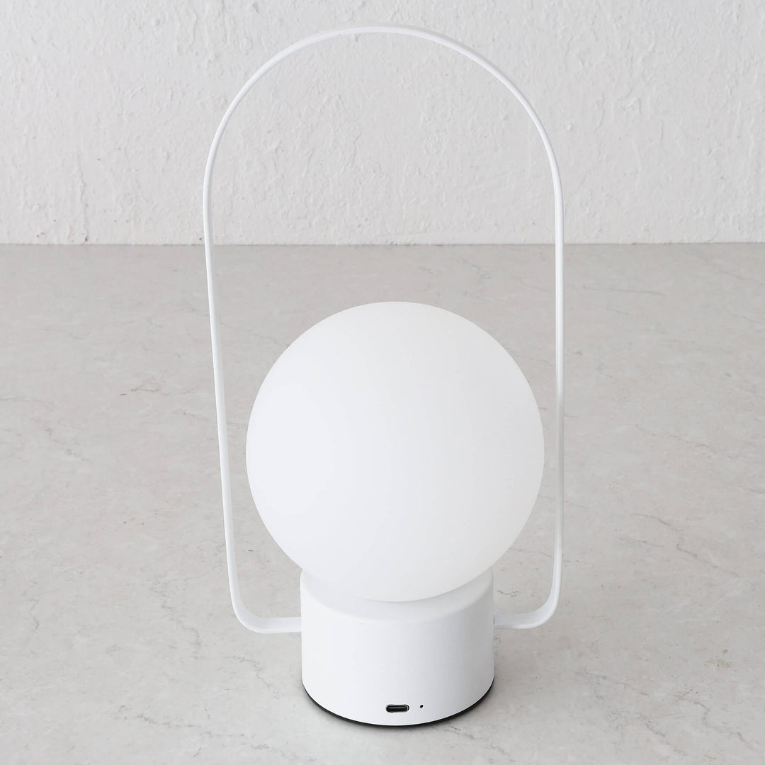 RIBEIRA BRAVA LED RECHARGEABLE LANTERN WITH HANDLE  |  26CM  |  WHITE