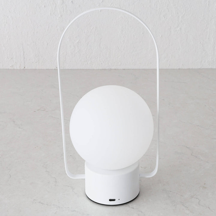 RIBEIRA BRAVA LED RECHARGEABLE LANTERN WITH HANDLE  |  26CM  |  WHITE