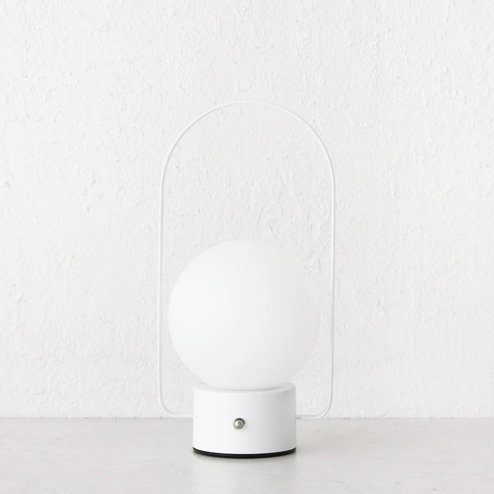 RIBEIRA BRAVA LED RECHARGEABLE LANTERN WITH HANDLE  |  26CM  |  WHITE