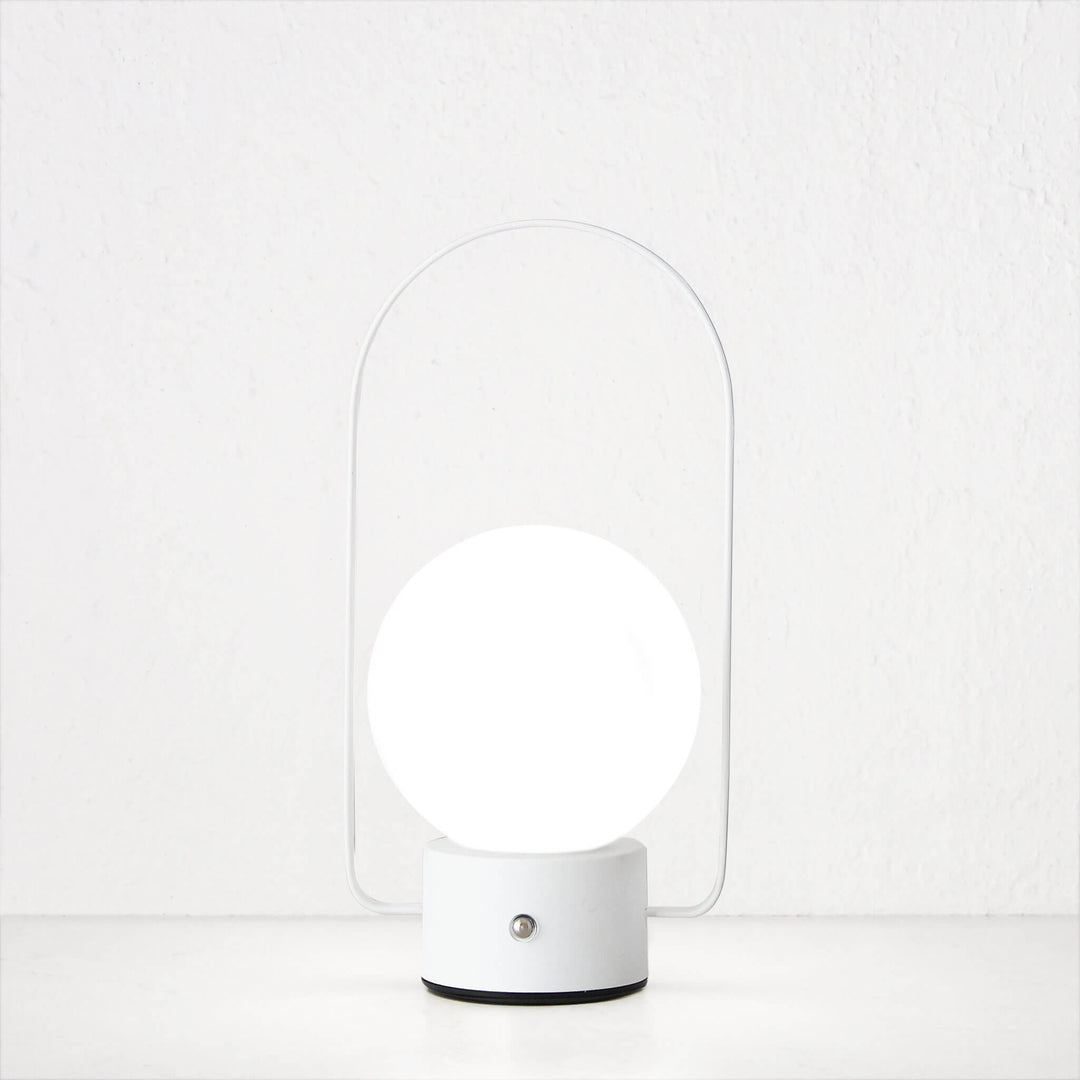 RIBEIRA BRAVA LED RECHARGEABLE LANTERN WITH HANDLE  |  26CM  |  WHITE