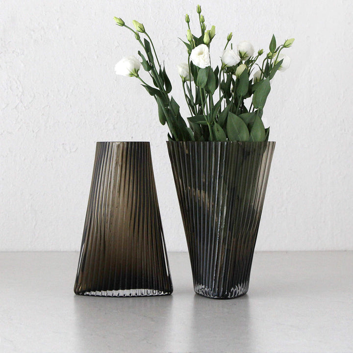 RIDGED TWIST OBLLING GLASS VASE BUNDLE X2 | MEDIUM | SMOKEY BROWN