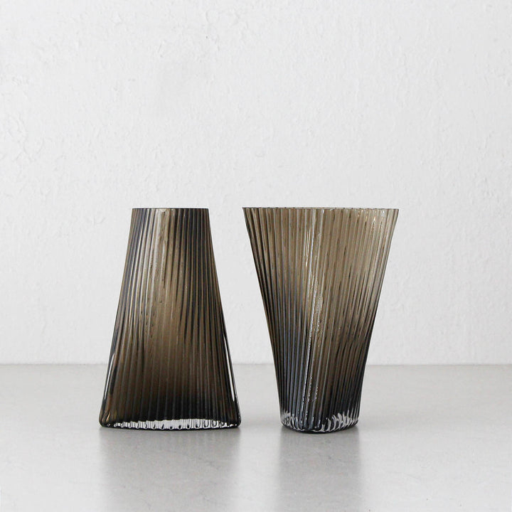 RIDGED TWIST OBLLING GLASS VASE BUNDLE X2 | MEDIUM | SMOKEY BROWN